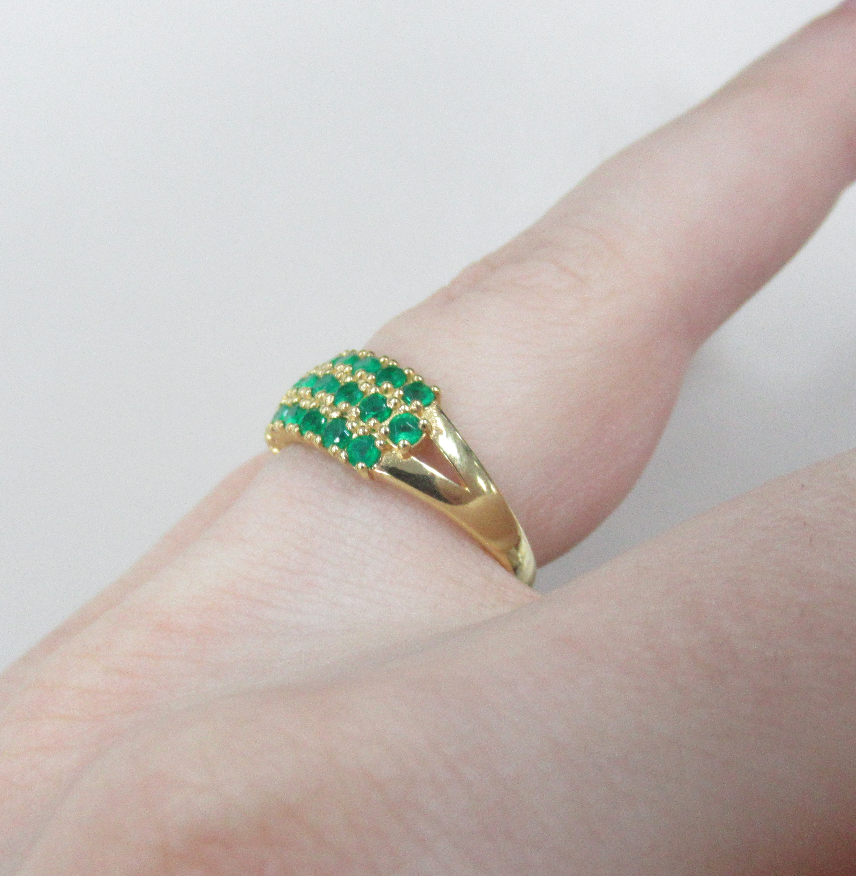 Серебряное кольцо с агатами